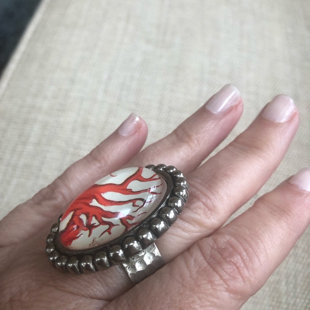 Funky oversized ring. - Picture 2 of 4